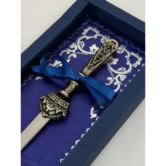 Tagliacarte Classico in Metallo con Manico Decorato – Confezione Blu